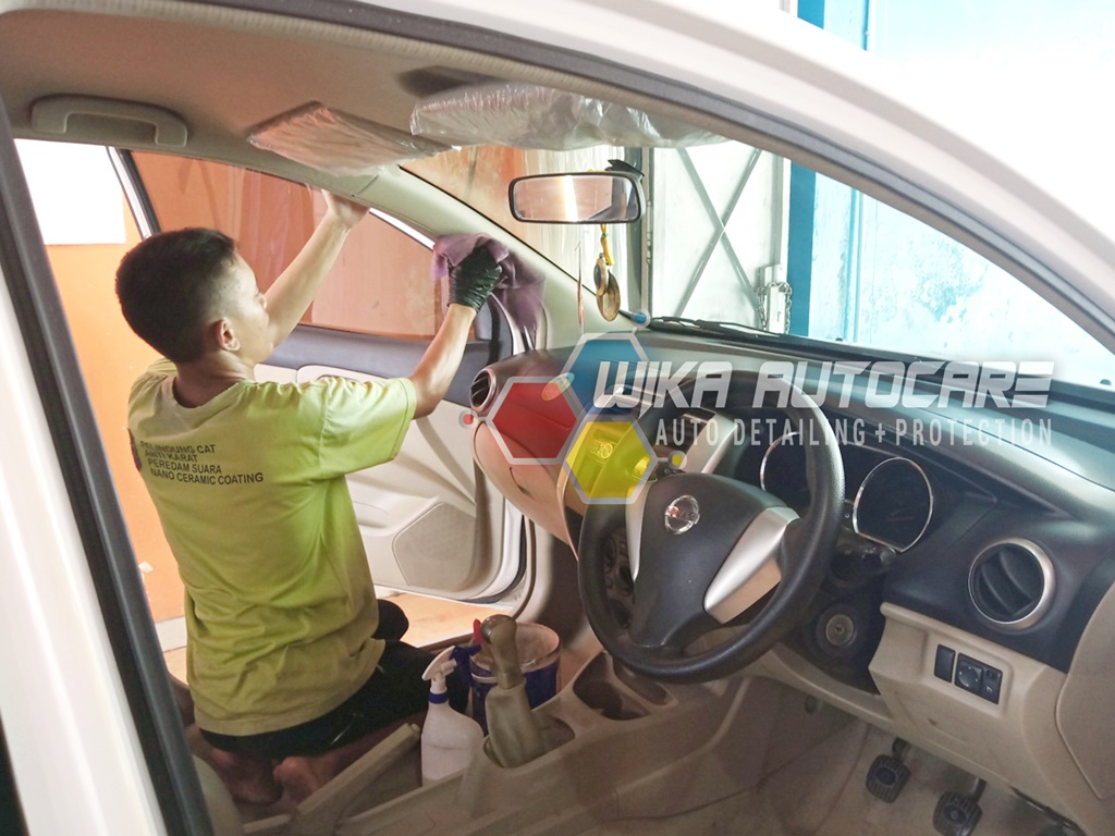 salon mobil interior cleaning